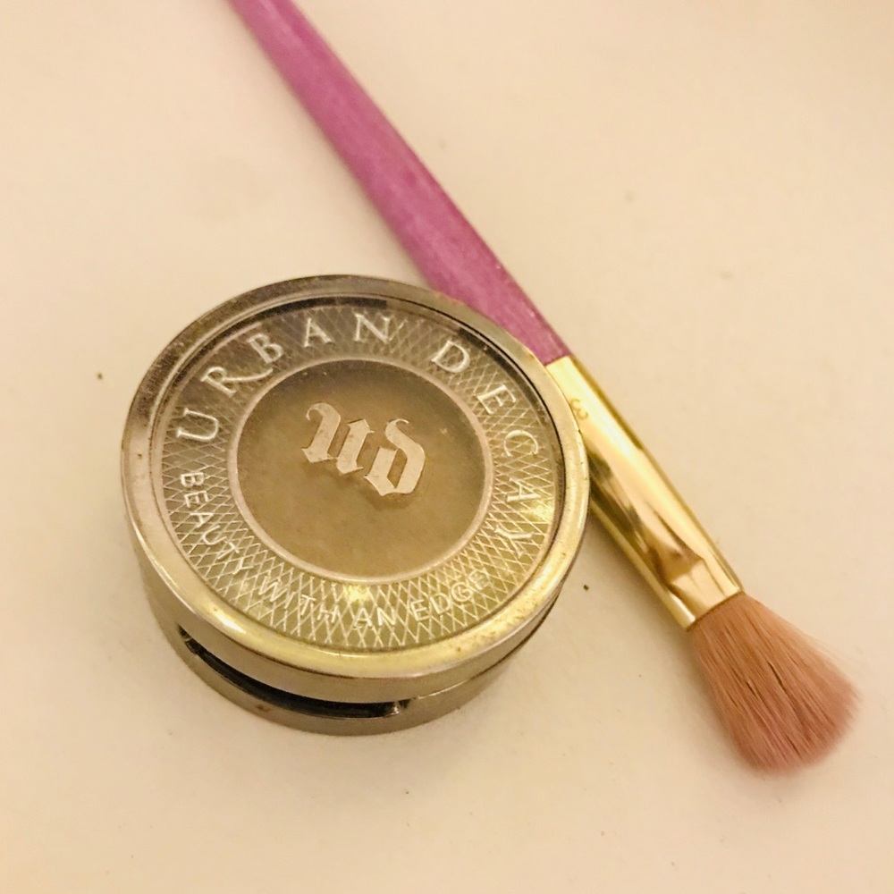 USED ONCE: Urban Decay SUSPECT eyeshadow